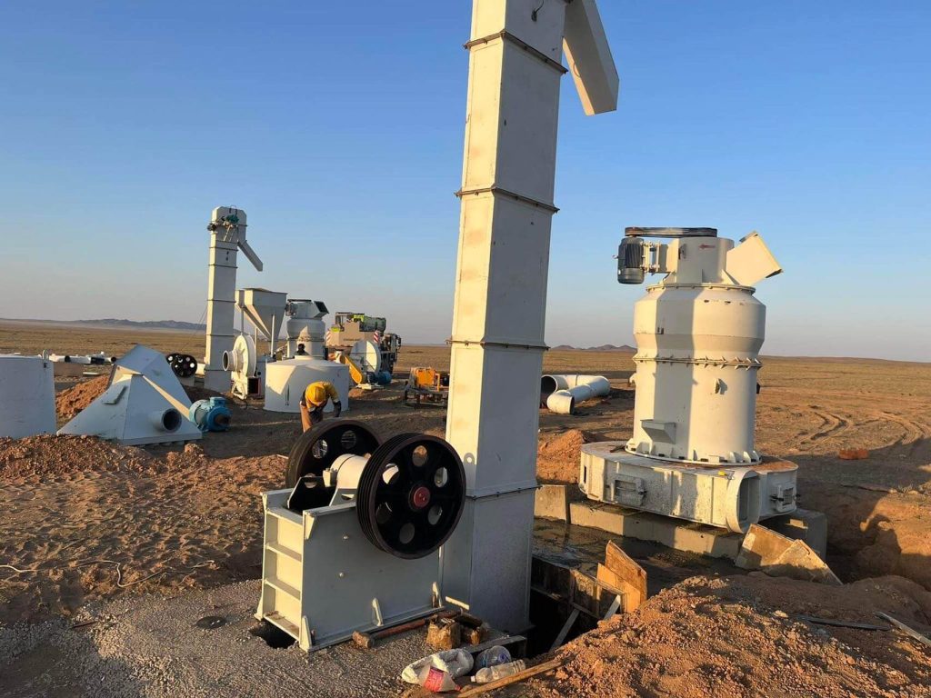 Bauxite powder enhanced roller grinding mill